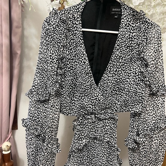Bardot Mini Leopard Dress 🐾 - Picture 10 of 14